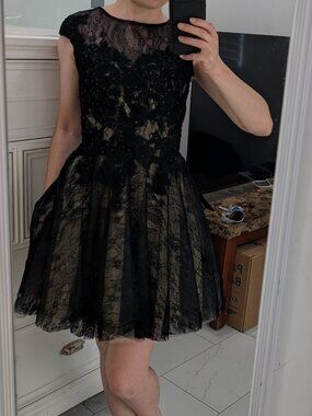 Basix Black Label sequin lace tulle short-sleeve cocktail dress size 0